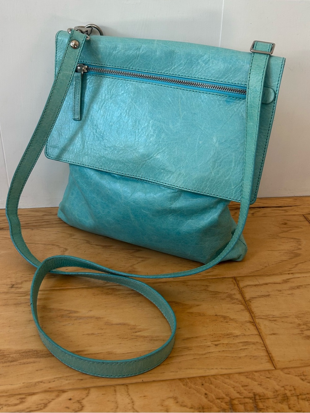 Maurizio Taiuti Turquoise Leather Crossbody Bag Made in Italy Silver Trim Zipper